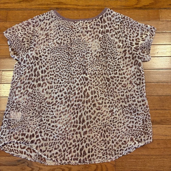 Women’s boutique shirt size S - Picture 4 of 4